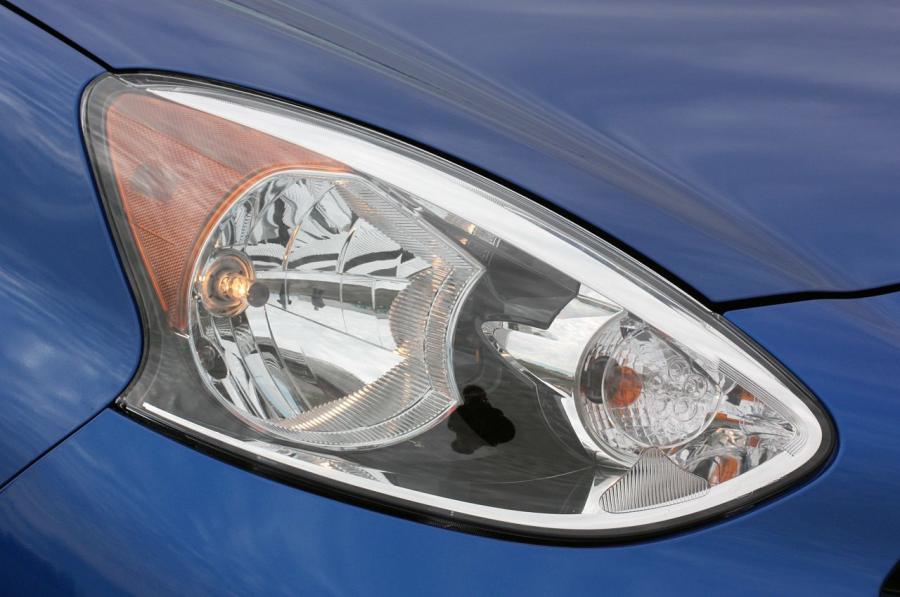  Nissan Micra 2015 года  (фото 8 из 37)